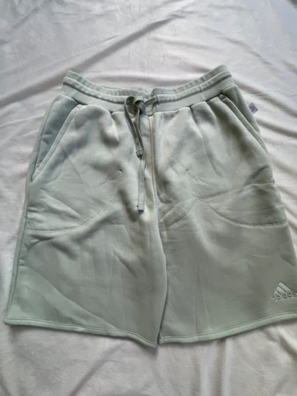 The Adidas Men's Drawstring Linen Internal Shorts in green, size M, are perfect